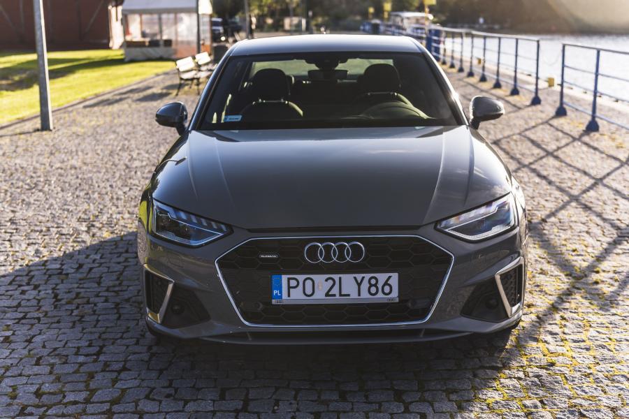  Audi A4 40 TDI Quattro S-Line (B9) 2019 года  (WW) (фото 2 из 27)